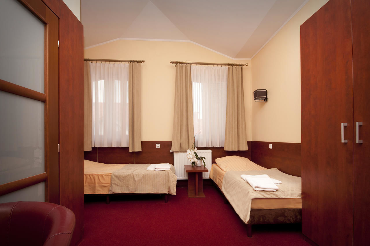 Отели типа «постель и завтрак» Hotelik Amber Рашин-5